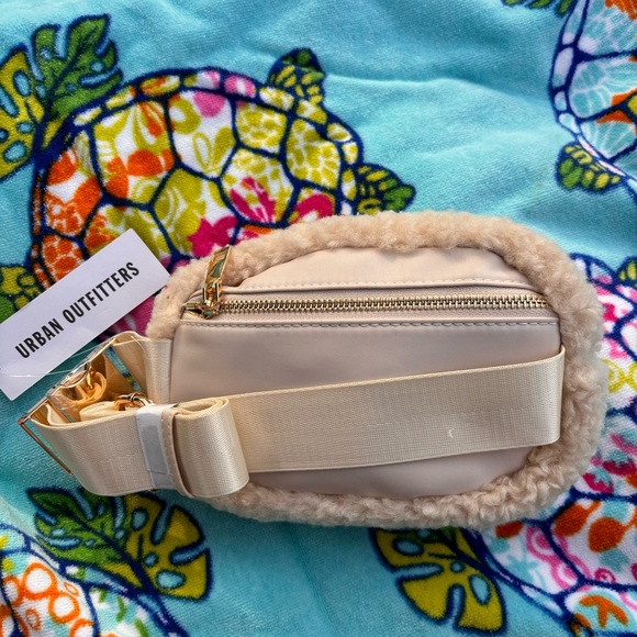 bdg fleece belt bag - Picture 5 of 5